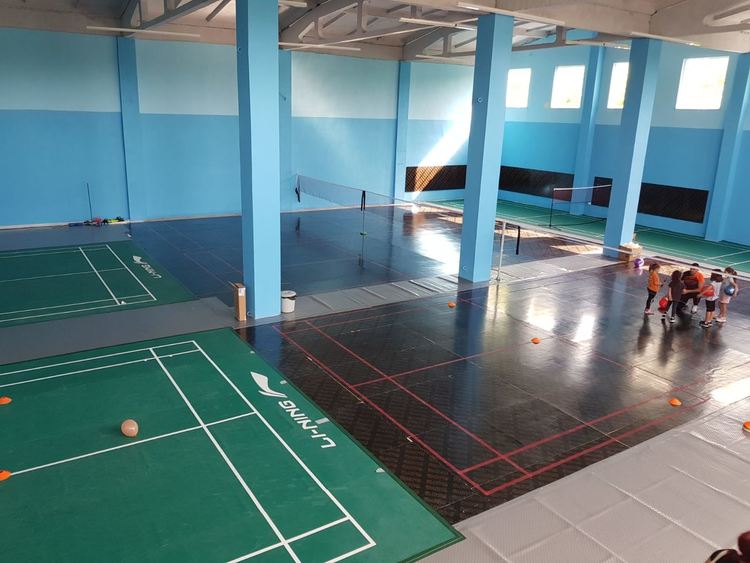 Малчугани влязоха днес в залата за бадминтон