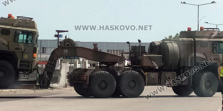 Тежка техника за международно учение на „Корен“ изнерви хасковските шофьори
