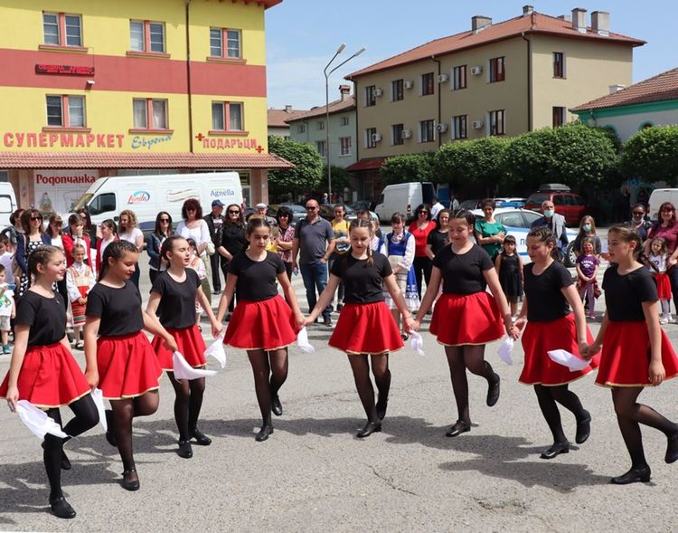 Ардино почете Денят на българската азбука, просвета и култура 