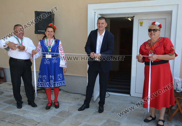 Сред много приятели в с.Орлово откриха обновеното читалище