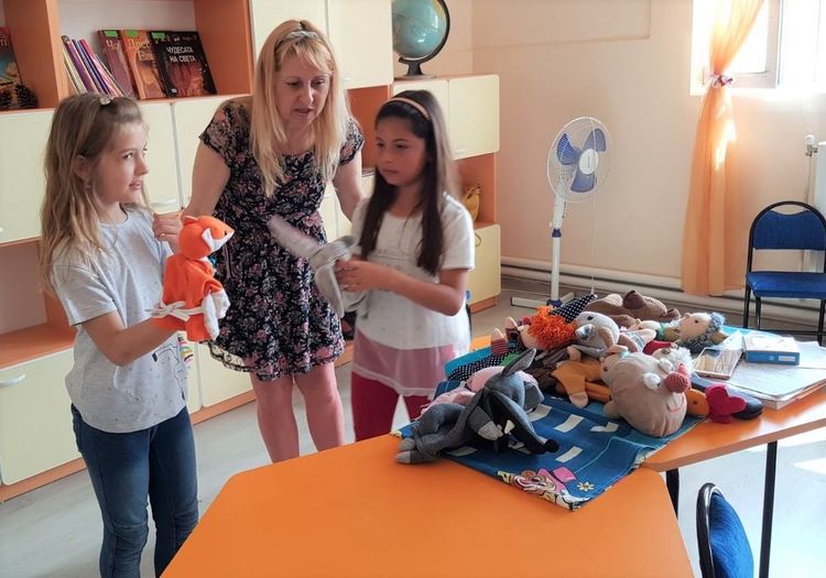 Деца се запознаха с част от "кухнята" на театъра