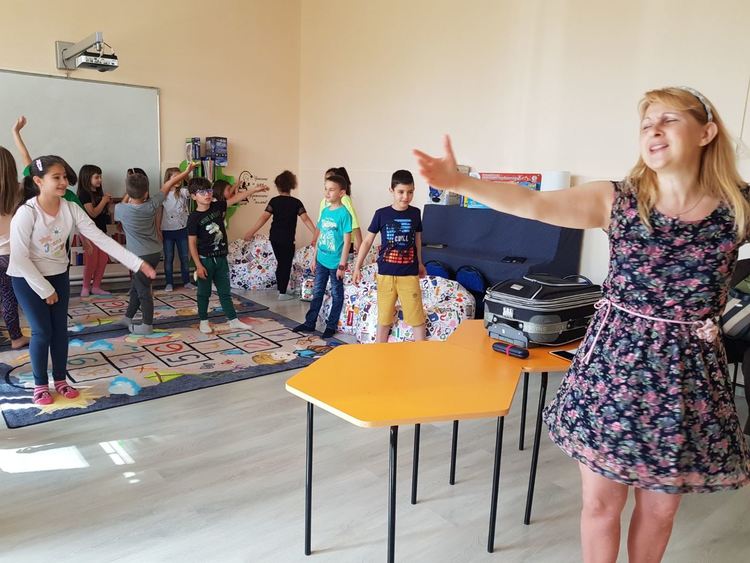 Деца се запознаха с част от "кухнята" на театъра