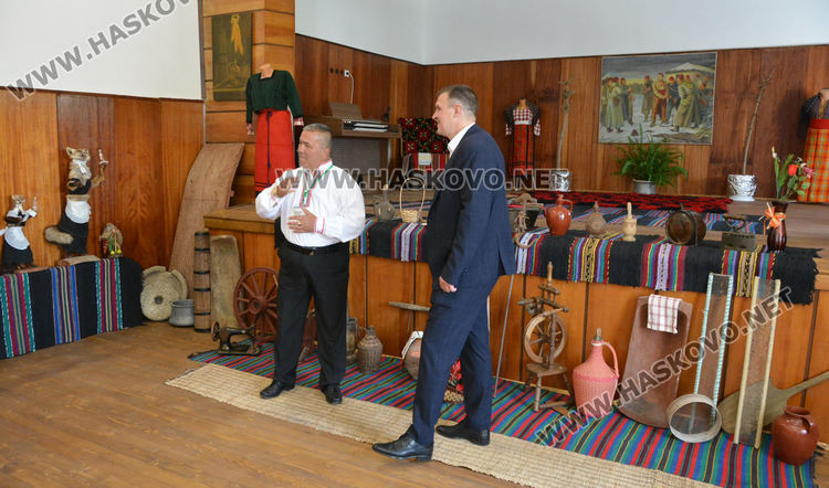 Сред много приятели в с.Орлово откриха обновеното читалище