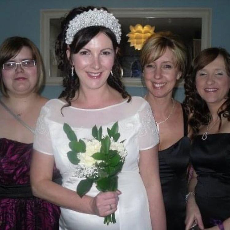 Жената, която се омъжи за себе си преди 11 години, все още е щастлива в брака