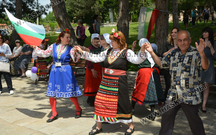 Сред много приятели в с.Орлово откриха обновеното читалище