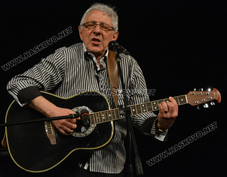 Поетът Мартин Спасов запали огъня на „Южна пролет“