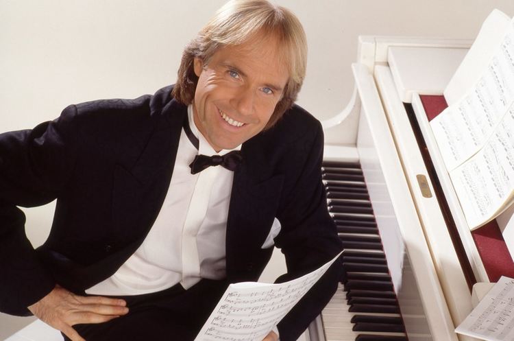 Доставят нов 3-метров роял за концертите на Ричард Клайдерман у нас