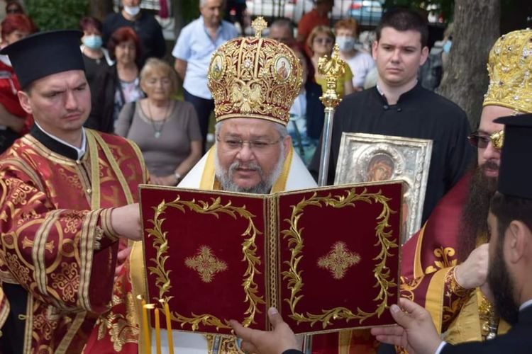 Старозагорският митрополит Киприан освети най-новия параклис в Асеновград (снимки)