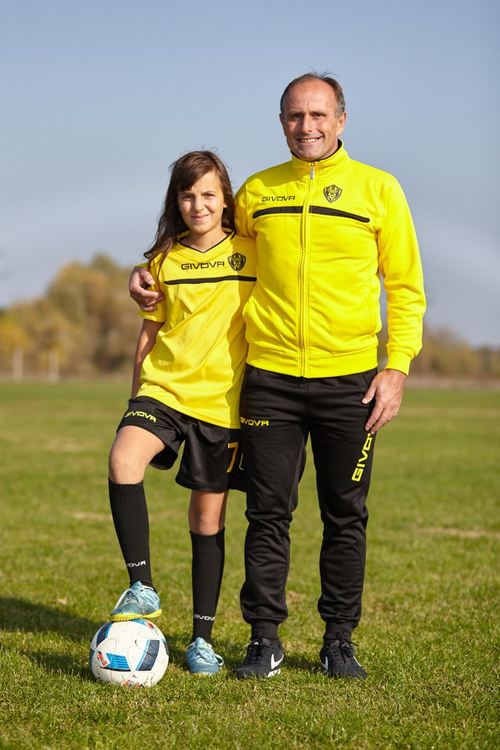 Малките футболисти на Дебър празнуват шампионска титла