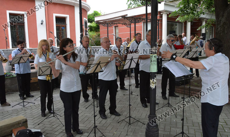 Поетът Мартин Спасов запали огъня на „Южна пролет“