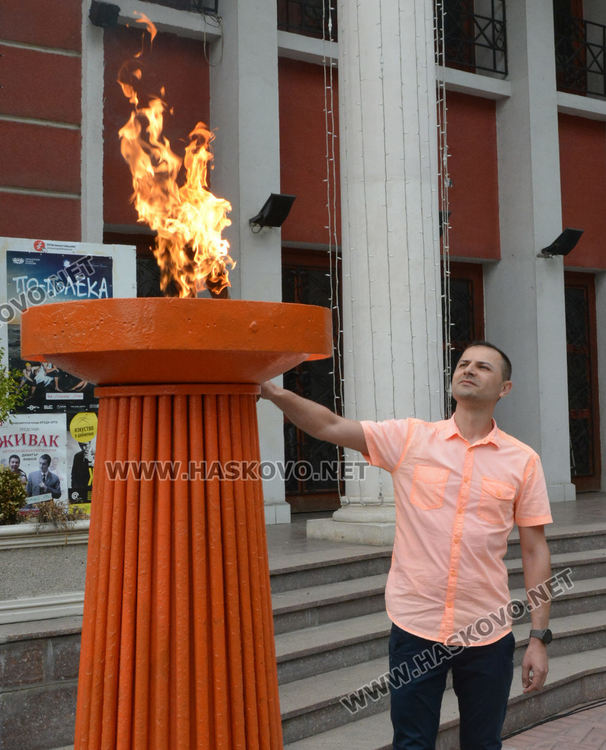 Поетът Мартин Спасов запали огъня на „Южна пролет“