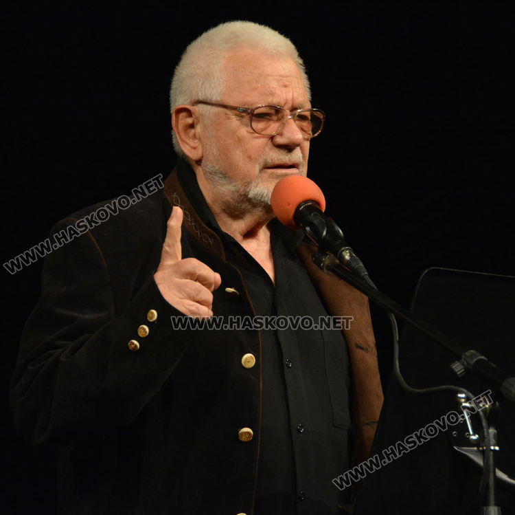 Поетът Мартин Спасов запали огъня на „Южна пролет“