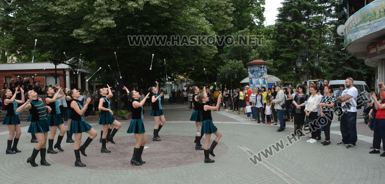 Поетът Мартин Спасов запали огъня на „Южна пролет“