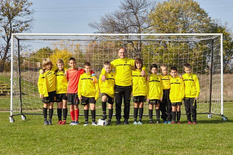 Малките футболисти на Дебър празнуват шампионска титла