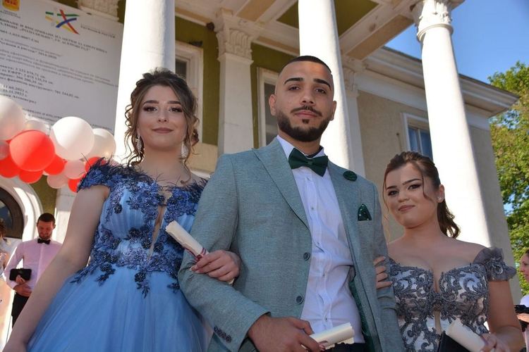 Асеновград тържествено изпрати абитуриентите от випуск 2021 г. (снимки)