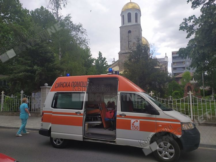 Днес спешните ни медици имат професионален празник,ЦСМП-Кърджали със специално обръщение към кърджалийци