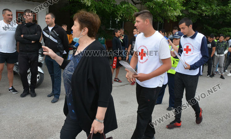 Рокери и полицаи с демонстрация пред ученици в Хасково