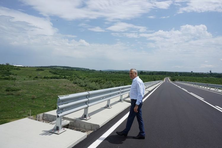 Минко Ангелов: Спряха ремонти по пътища в Хасковско 