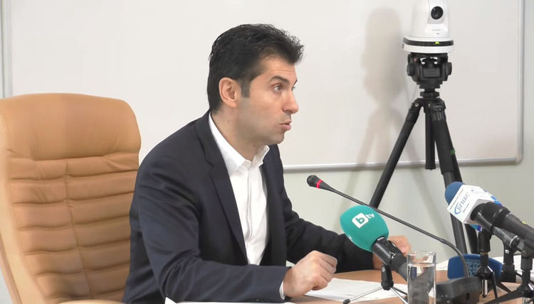 Осемте големи кредитополучатели на ББР не се явиха на срещата с министър Петков