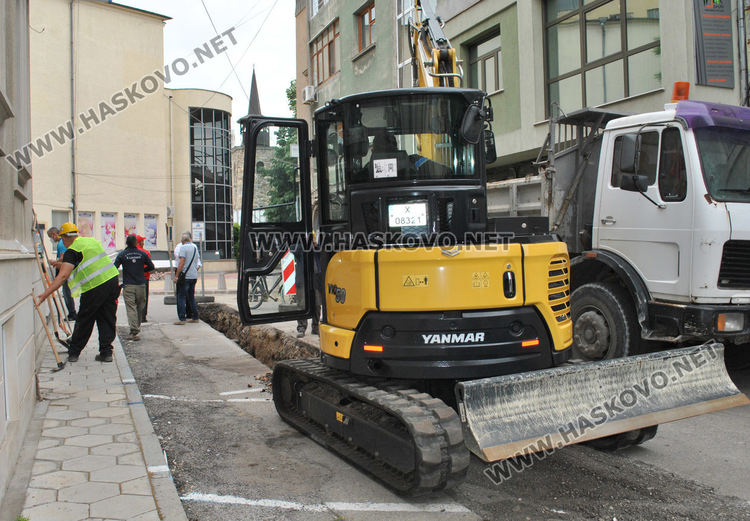 Затвориха улица „Климент“ за подмяна на водопровод