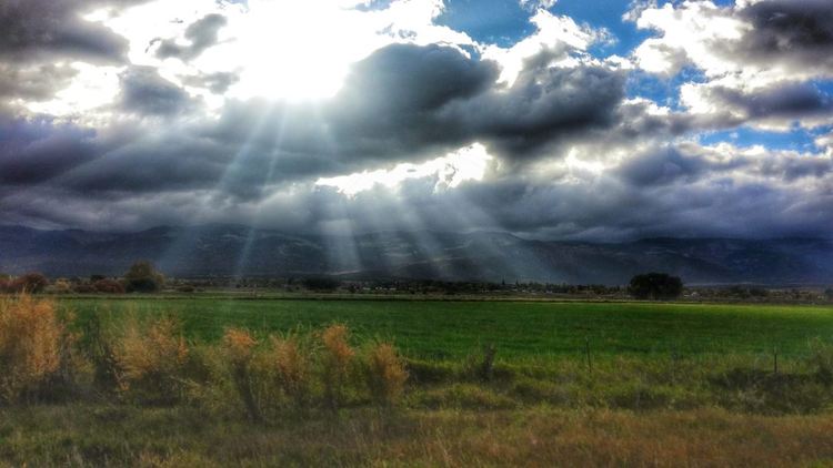 Краткотрайни превалявания, температури до 27 градуса
