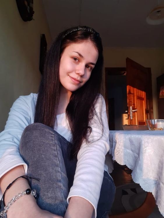 Трима възпитаници на Езиковата с призови места в национални литературни конкурси.