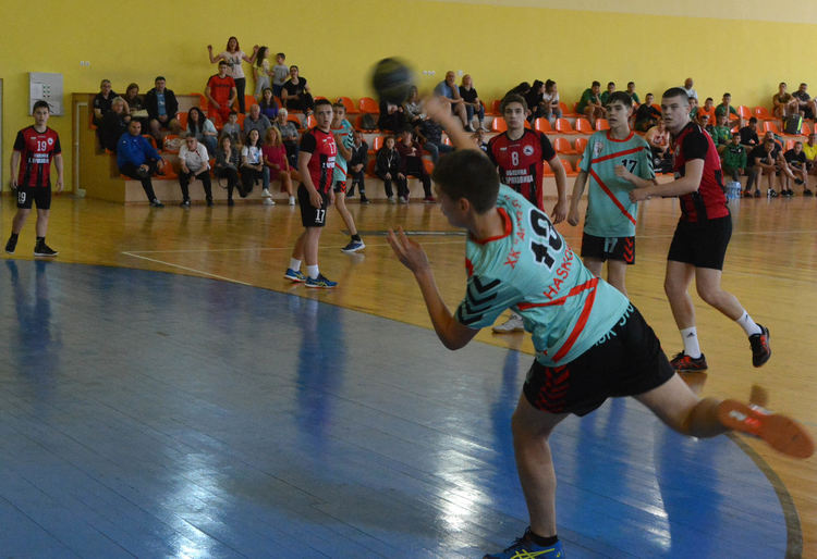 Две четвърти места за хандбалистите на Хасково