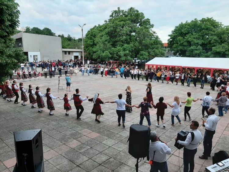 Откриха "Произведено в Брягово" в деня на събора