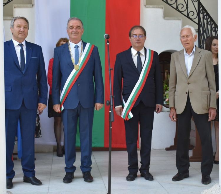 Удостоиха с "Почетен гражданин" на Асеновград Йордан Кожухаров и д-р Иван Червенков (снимки)