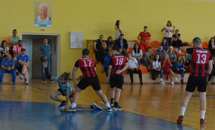 Две четвърти места за хандбалистите на Хасково