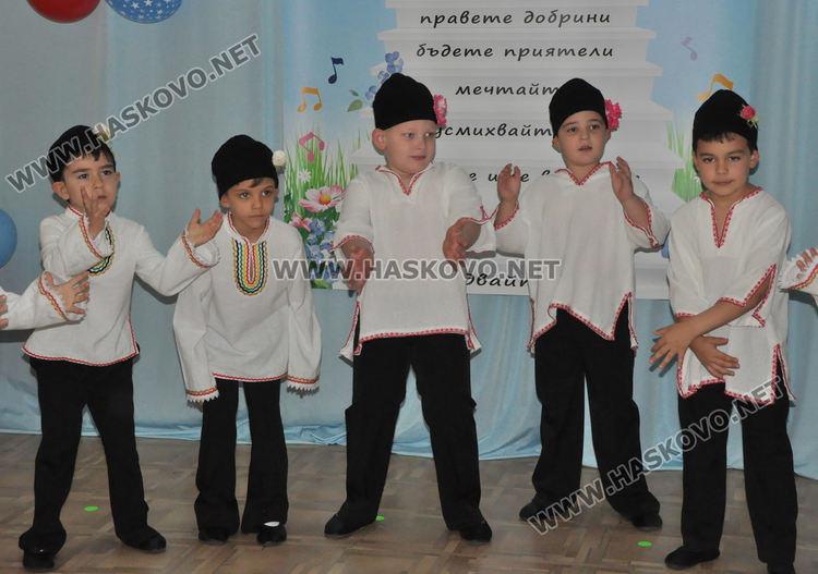 Тържествено отбелязаха 70-годишнина на детска градина „Зорница“