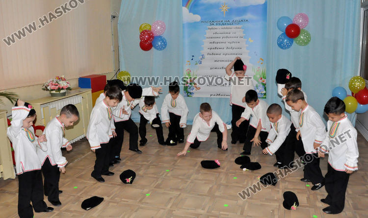 Тържествено отбелязаха 70-годишнина на детска градина „Зорница“