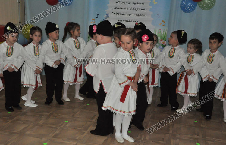 Тържествено отбелязаха 70-годишнина на детска градина „Зорница“