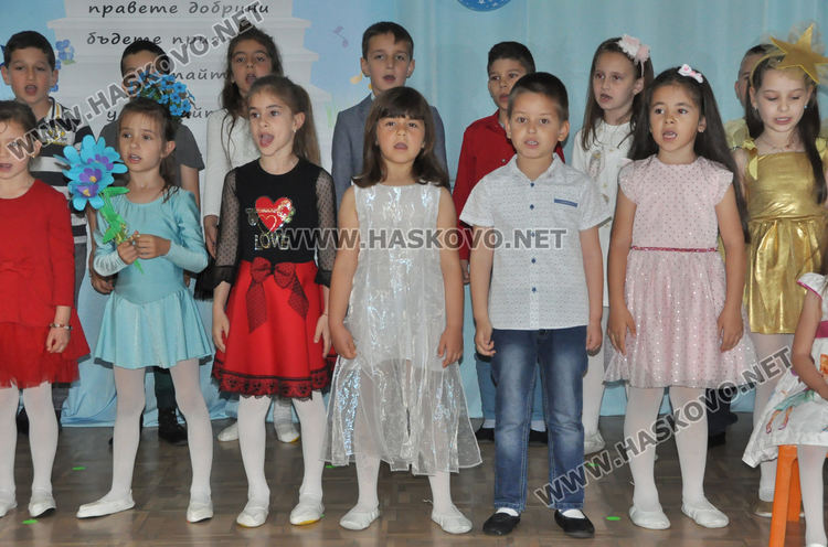 Тържествено отбелязаха 70-годишнина на детска градина „Зорница“
