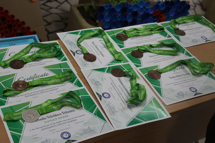 Алековци с престижни награди в областта на математиката, информационните технологии и гражданското образование
