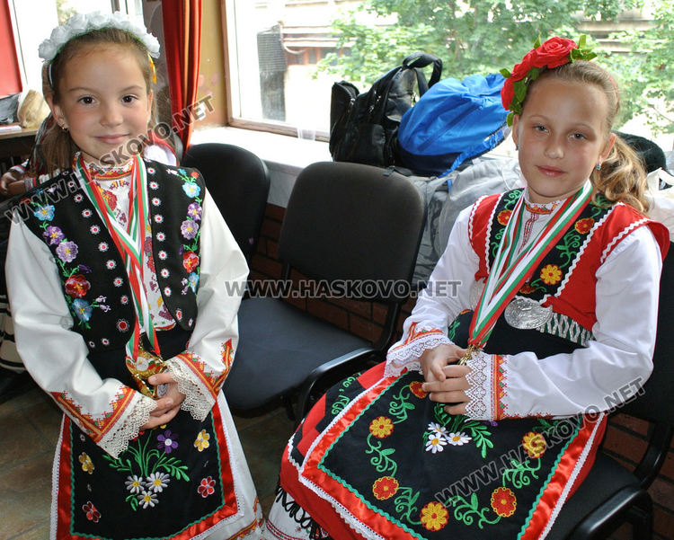 Малките славеи на „Зора Зорничка“ със златни медали от Ефес