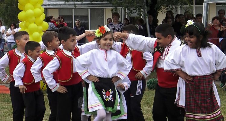 Бъдещи първокласници бяха изпратени като абитуриенти