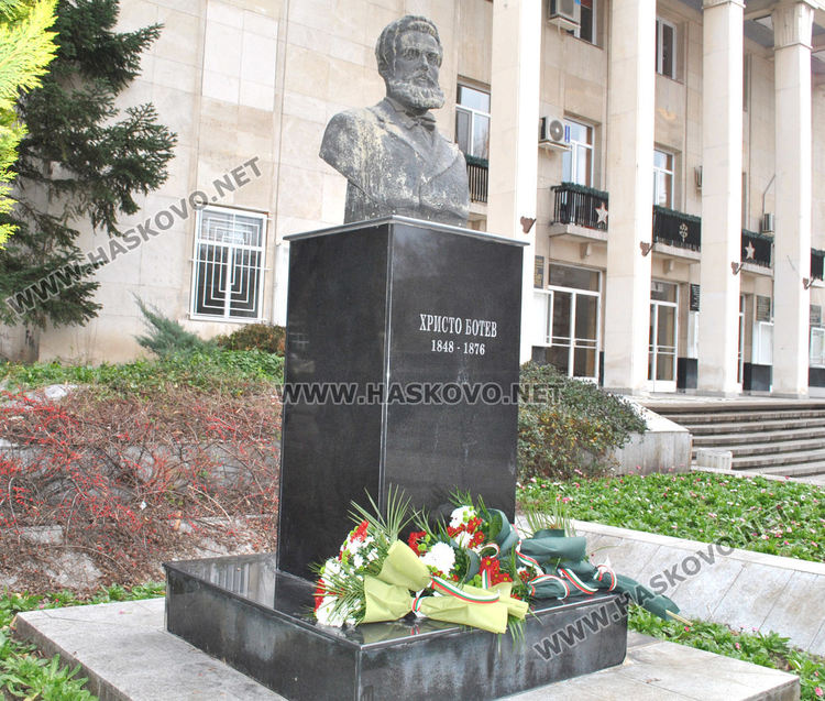 Панихида в Хасково за 145 г. от смъртта на Ботев, опяват пръст от Козлодуйския бряг