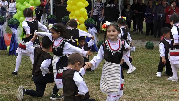 Бъдещи първокласници бяха изпратени като абитуриенти