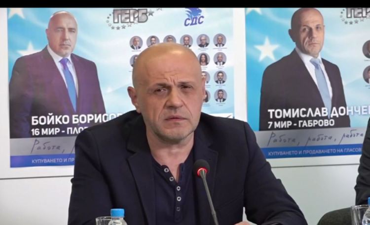 Дончев: Президентът е едновластен господар на публичните институции в България