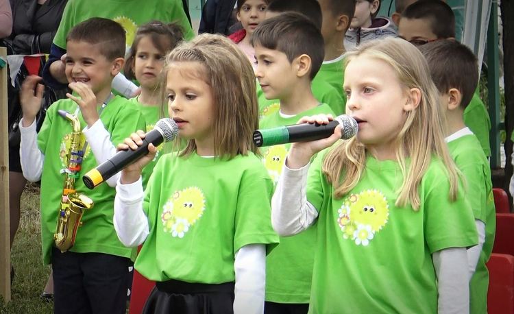 Бъдещи първокласници бяха изпратени като абитуриенти