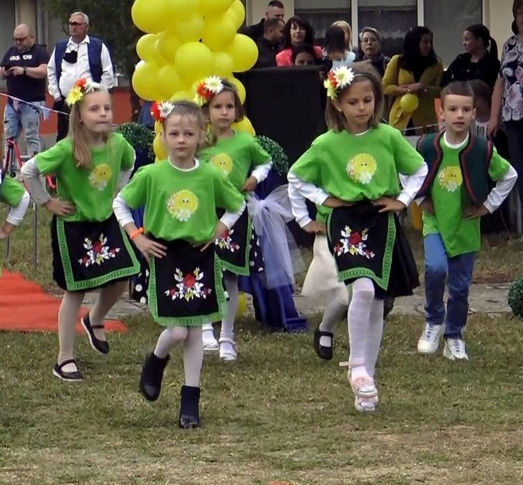 Бъдещи първокласници бяха изпратени като абитуриенти