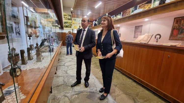 Интересна изложба на часовници и газови лампи в Исторически музей - Асеновград 