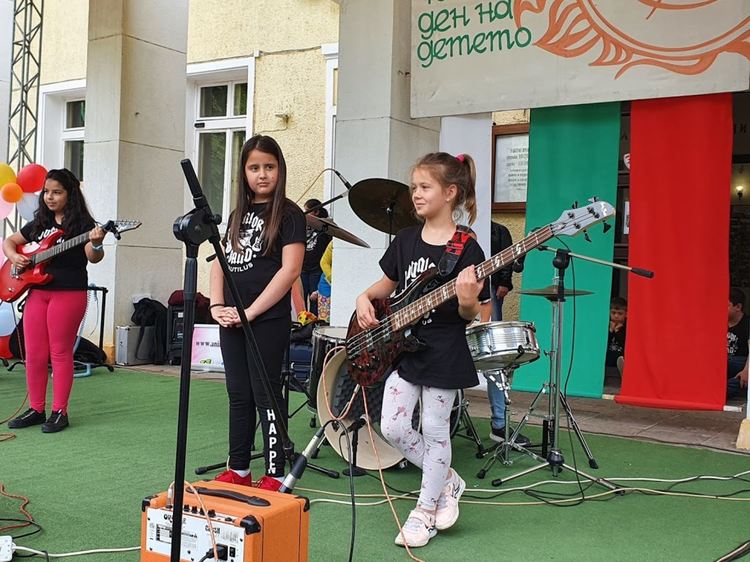 „Nautilus junior band“ излезе за пръв път пред публика