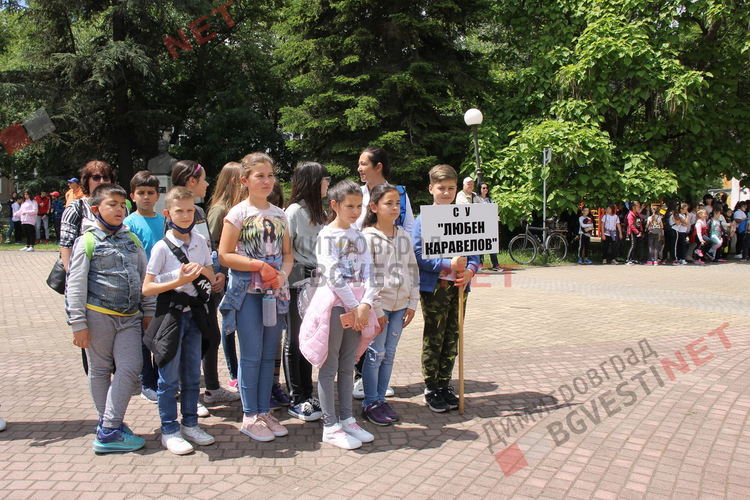 Димитровград почете Христо Ботев пред бюст-паметника на поета революционер 