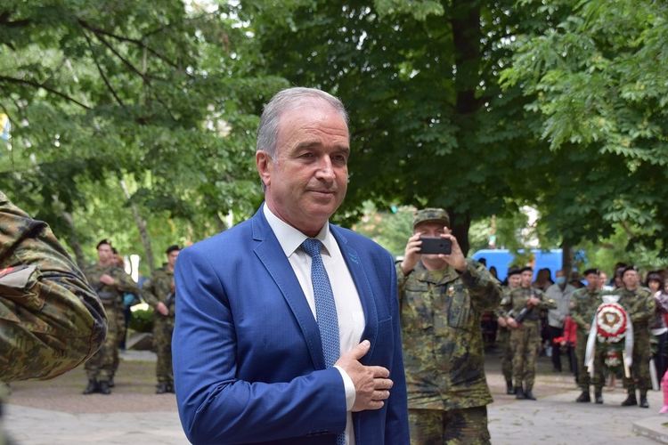 Асеновград се поклони пред делото на Христо Ботев и загиналите за свободата (снимки)