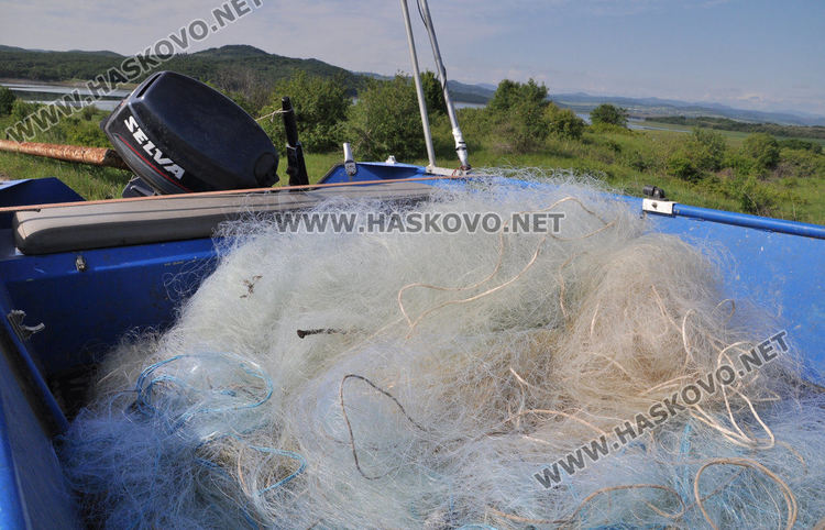 Съдът потвърди 3000 лв. глоба за брокониер, хванат с мрежи край яз. „Ивайловград“