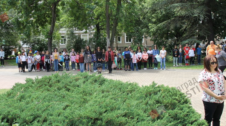 Димитровград почете Христо Ботев пред бюст-паметника на поета революционер 