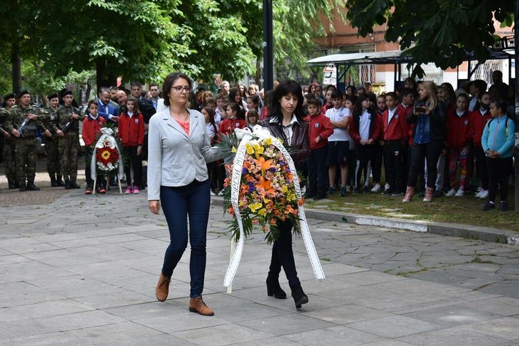 Асеновград се поклони пред делото на Христо Ботев и загиналите за свободата (снимки)