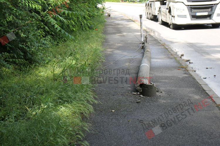 Част от околовръстното в Димитровград е затворено, целия трафик Хасково- Стара Загора минава през града